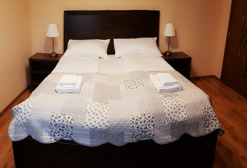 ペンション Cazare La Troita