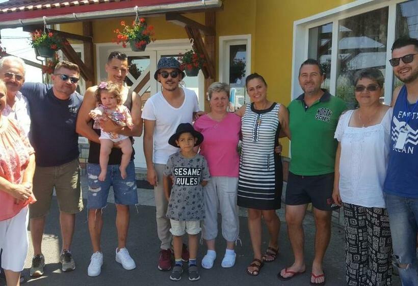 ペンション Cazare La Troita