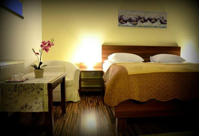 ペンション Cazare La Troita