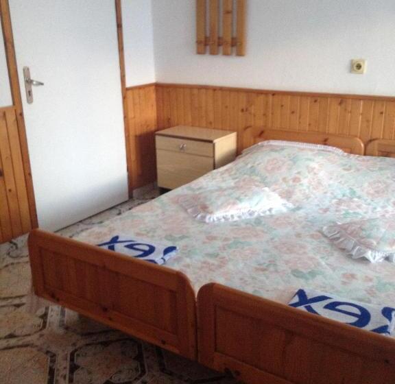 פנסיון Central Guesthouse