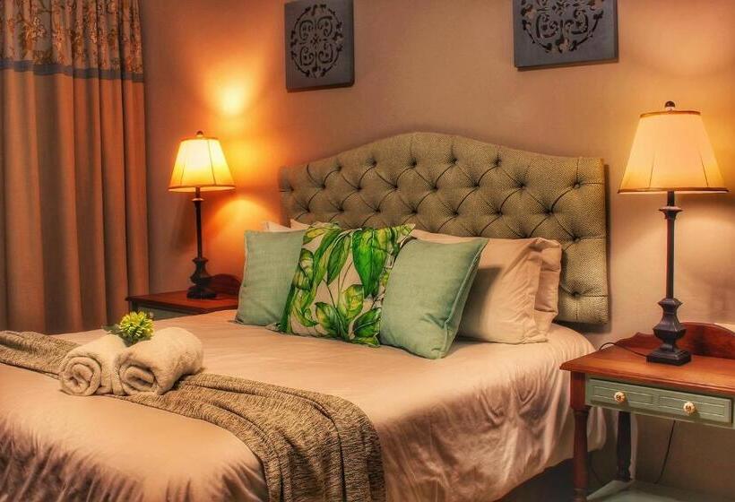 פנסיון Clivia Lodge