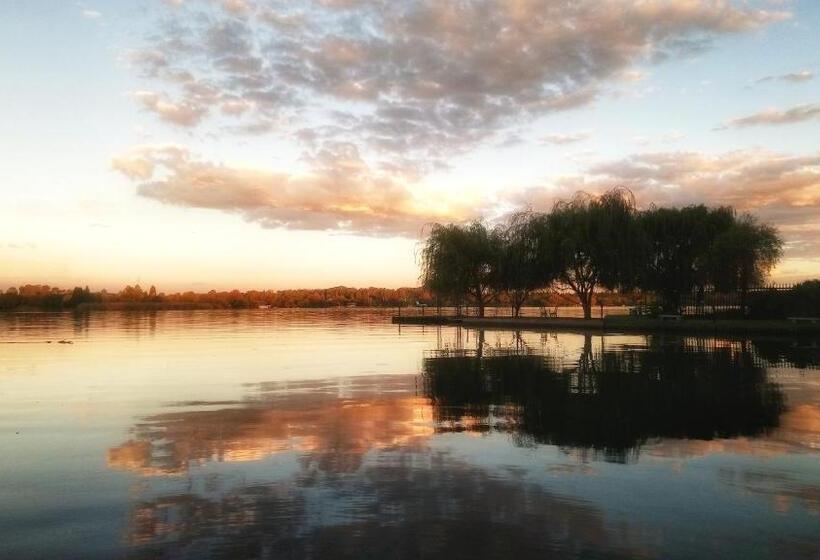 פנסיון Clivia Lodge