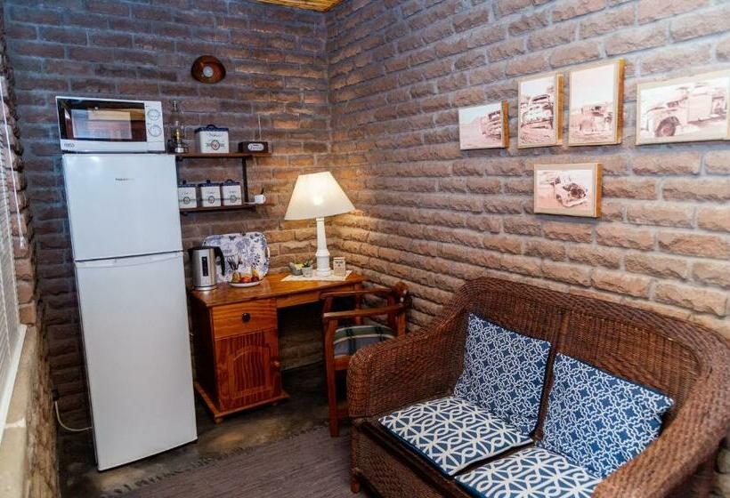 ペンション Kalahari Camelthorn Guesthouse And Camping