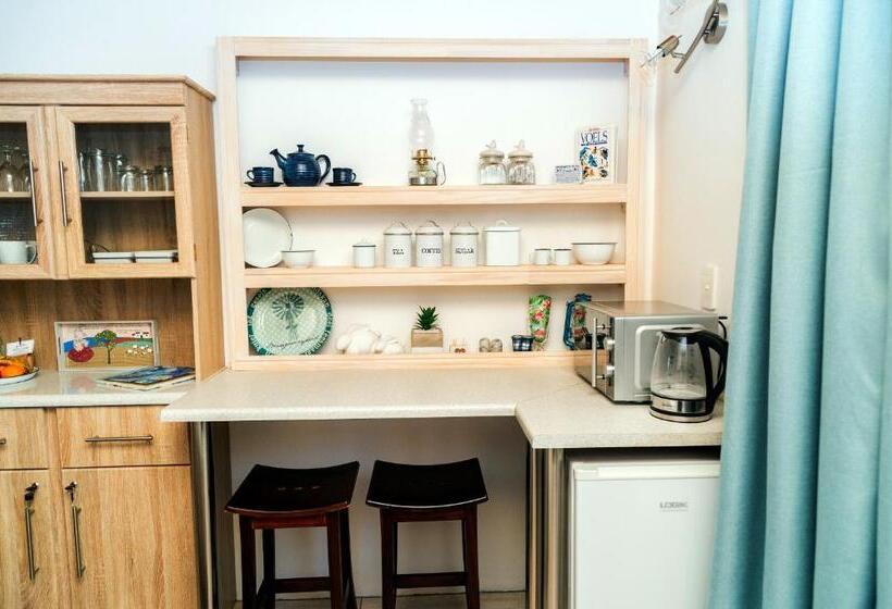 ペンション Kalahari Camelthorn Guesthouse And Camping