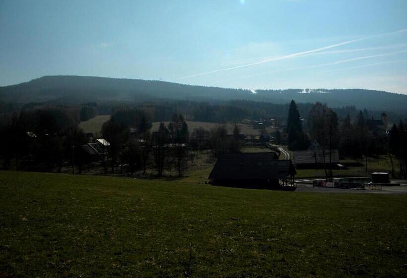 膳宿费 Penzion A Apartmány Skipark Hraběšice