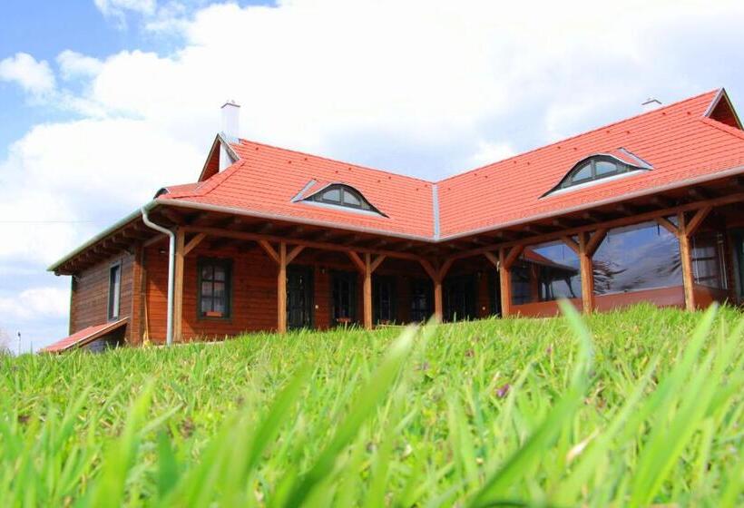 פנסיון Piszkeri Vendégház   Cece