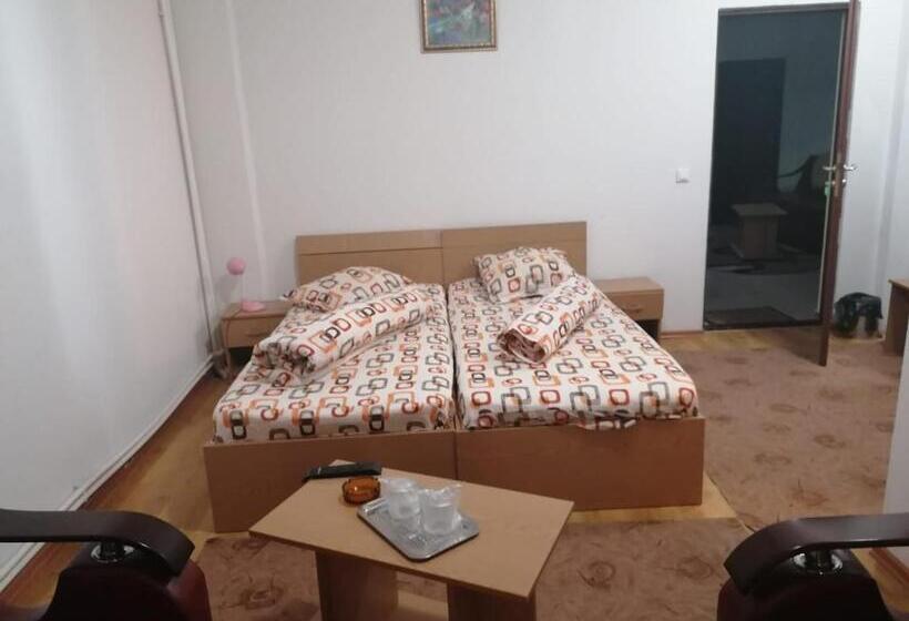 Pensiunea Pomi  Oesti