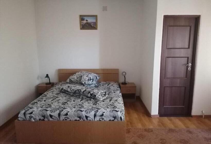 Pensiunea Pomi  Oesti