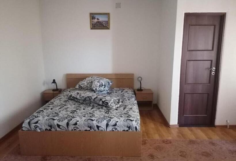 Pensiunea Pomi  Oesti