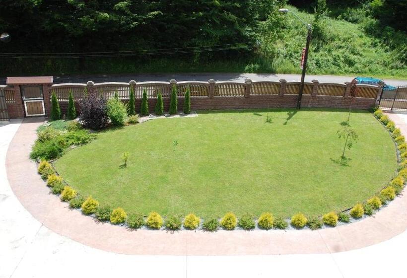 Pensiunea Roua Florilor