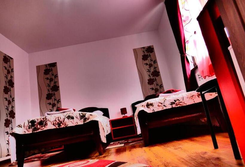 Pensiunea Roua Florilor