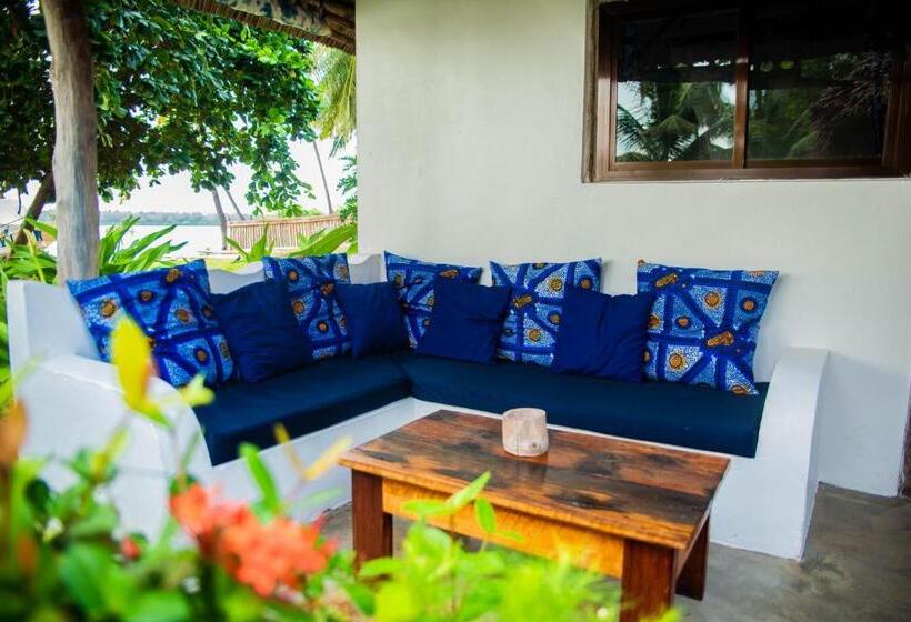 منتجع Butiama Marine Camp