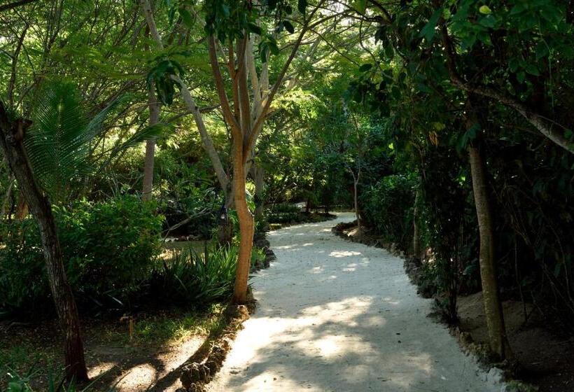 استراحتگاه Fumba Beach Lodge