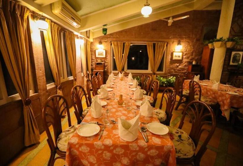 منتجع Welcomheritage Bal Samand Lake Palace