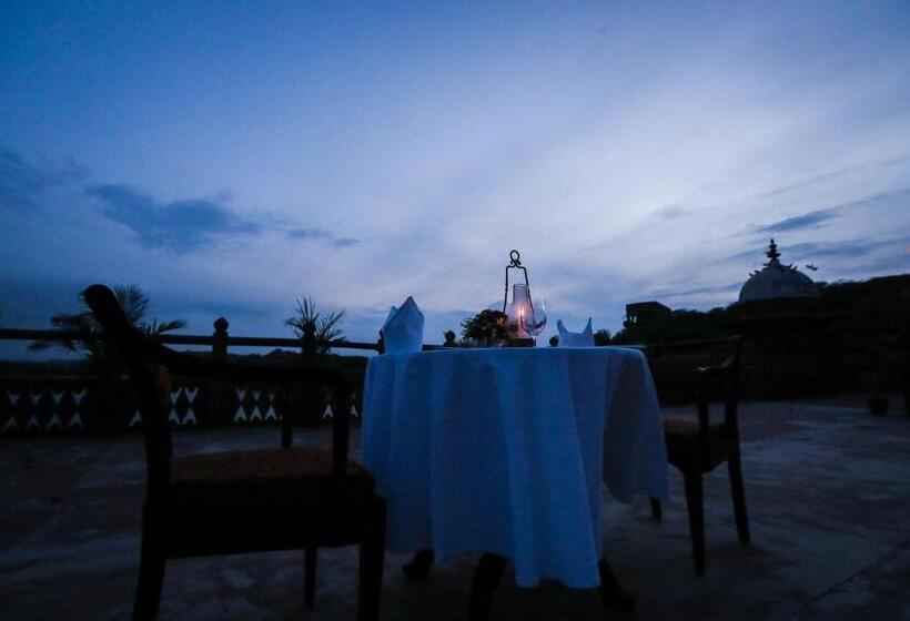 منتجع Welcomheritage Bal Samand Lake Palace