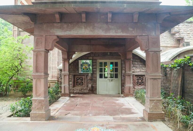 منتجع Welcomheritage Bal Samand Lake Palace