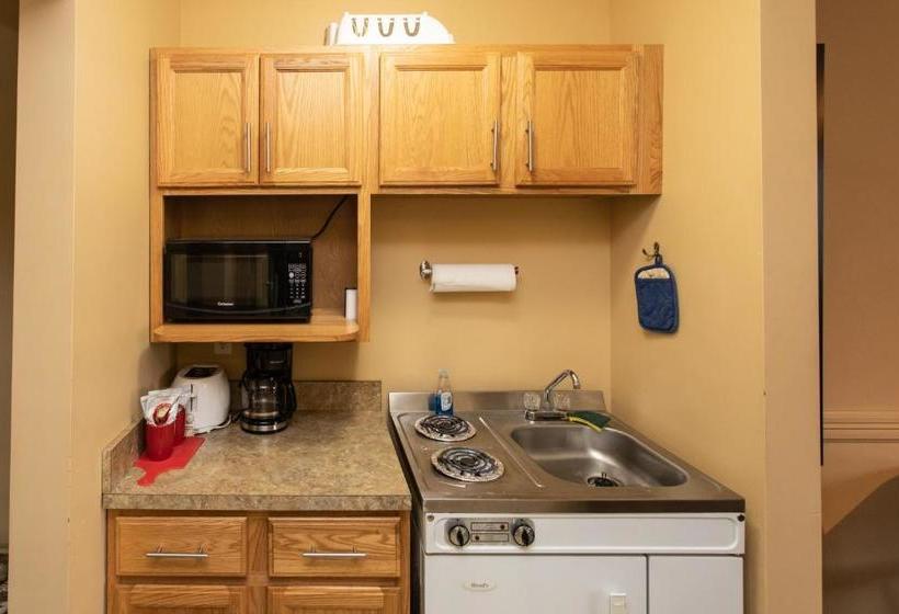 モーテル The Kingsley Suites