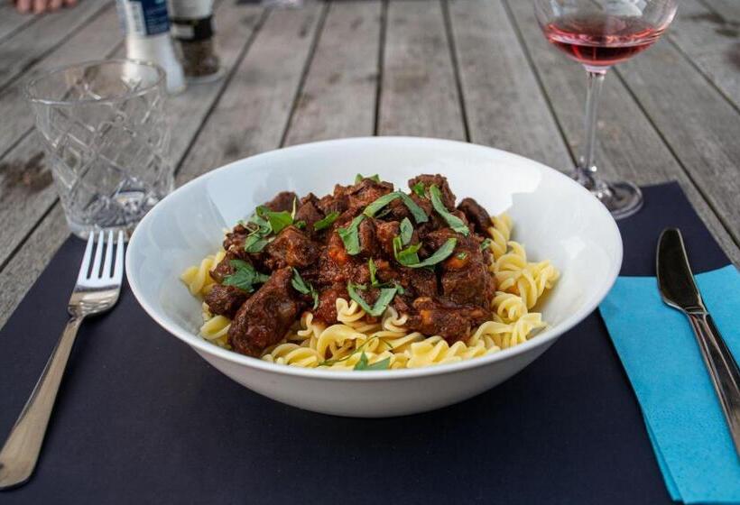 Vandenbeld Wines B&b