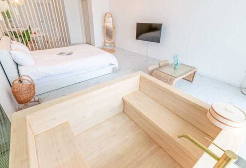 Goseong Nerja Sol Pension