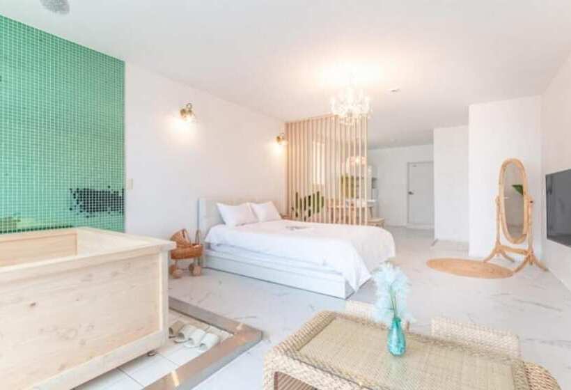 Goseong Nerja Sol Pension