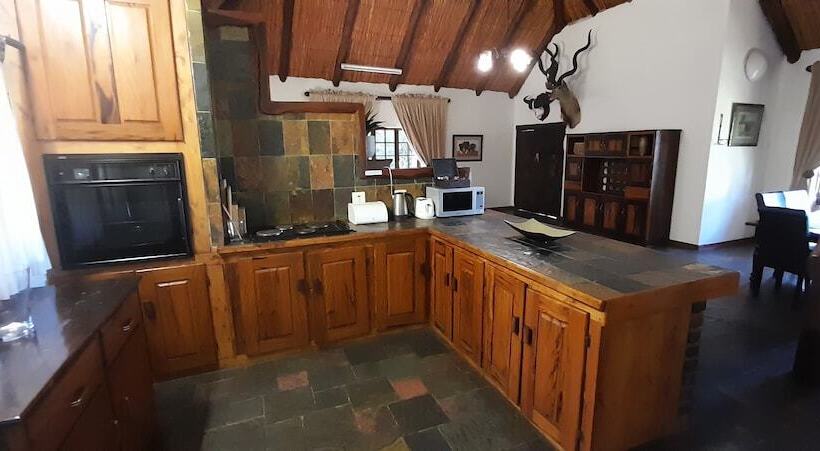 בית מלון כפרי Ezulwini Game Lodge