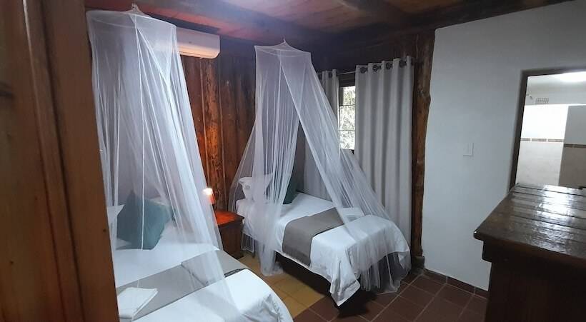 בית מלון כפרי Ezulwini Game Lodge