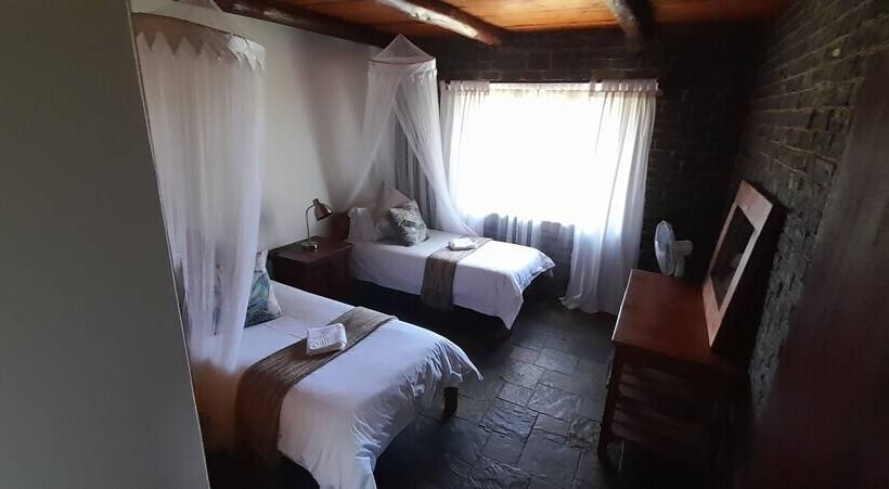 בית מלון כפרי Ezulwini Game Lodge