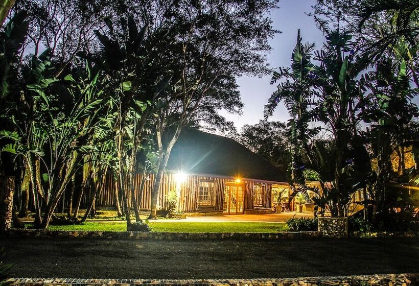 בית מלון כפרי Ezulwini Game Lodge