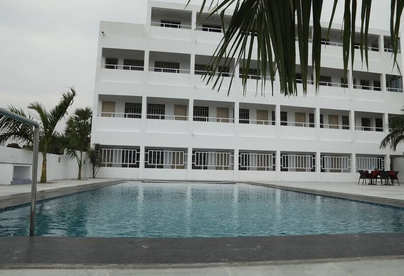 酒店 Ganesh Beach Resort