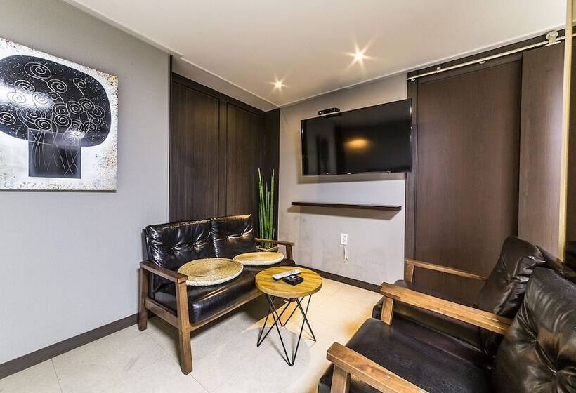 בית מלון כפרי Guri Africa