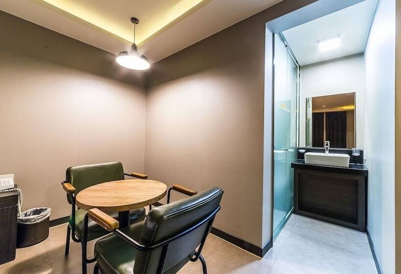 בית מלון כפרי Guri Africa