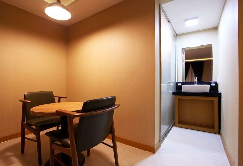 בית מלון כפרי Guri Africa