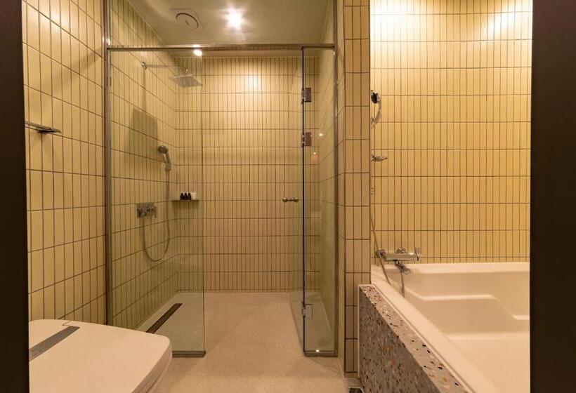 Hound Hotel Signature