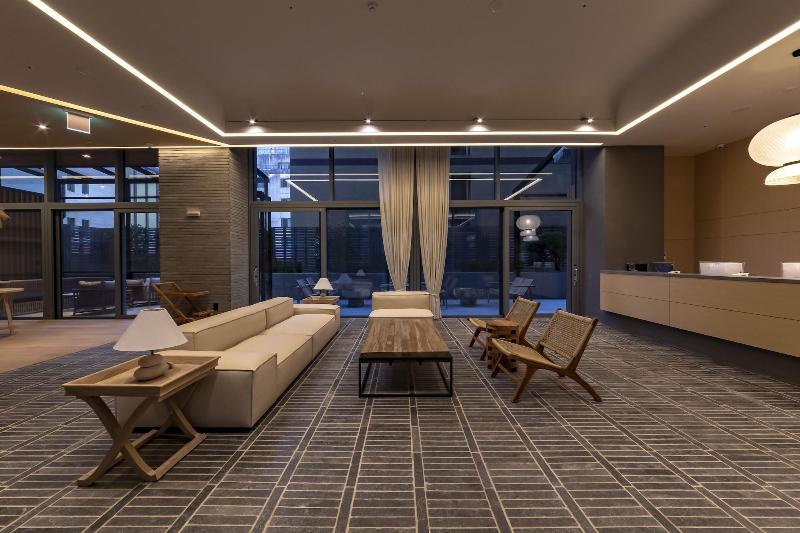 Hound Hotel Signature