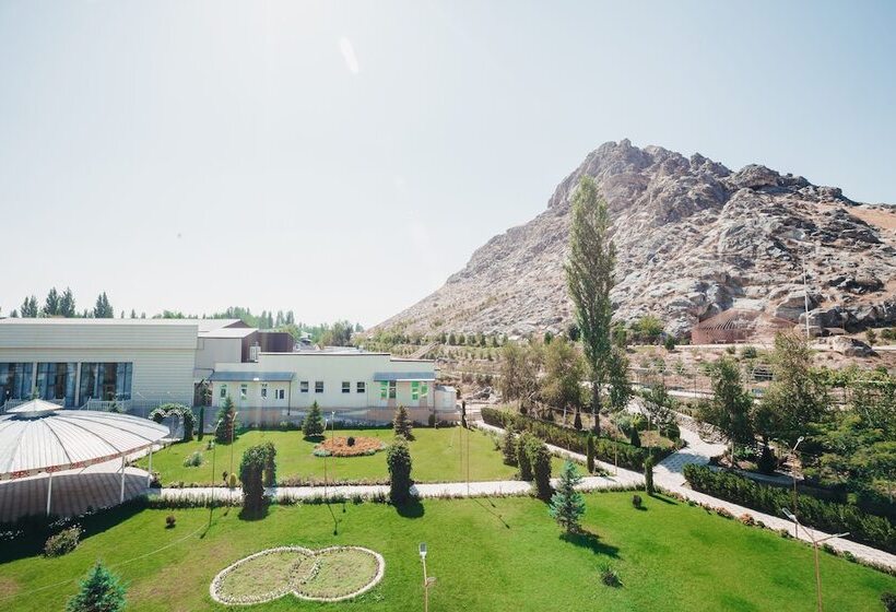 هتل Jannat Resort Osh