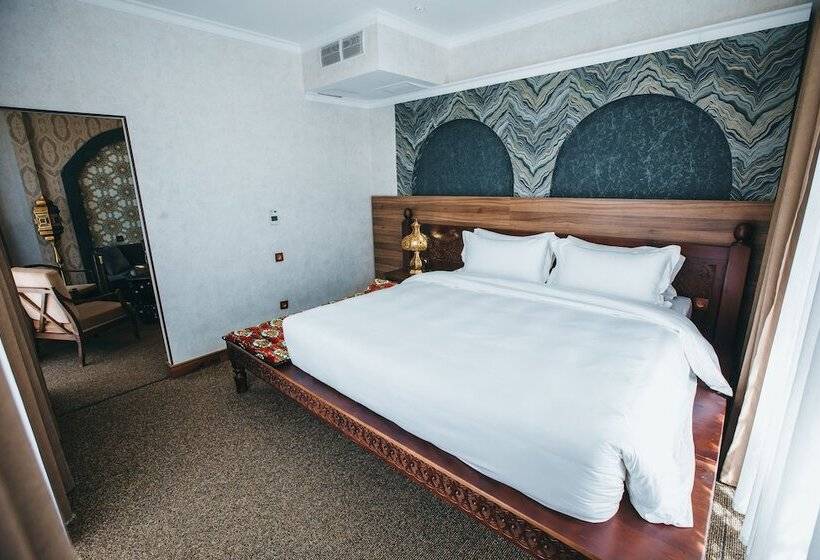 هتل Jannat Resort Osh