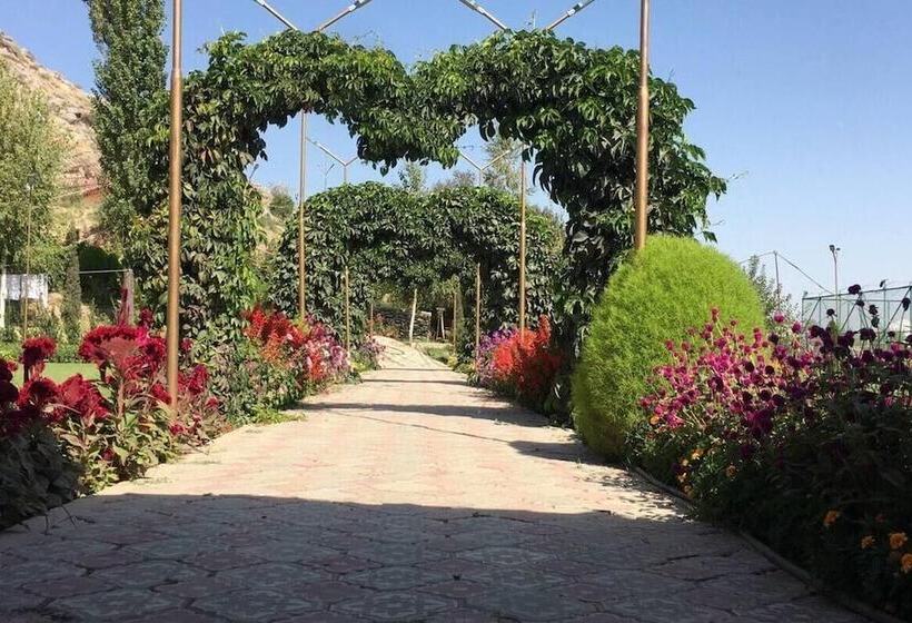 هتل Jannat Resort Osh