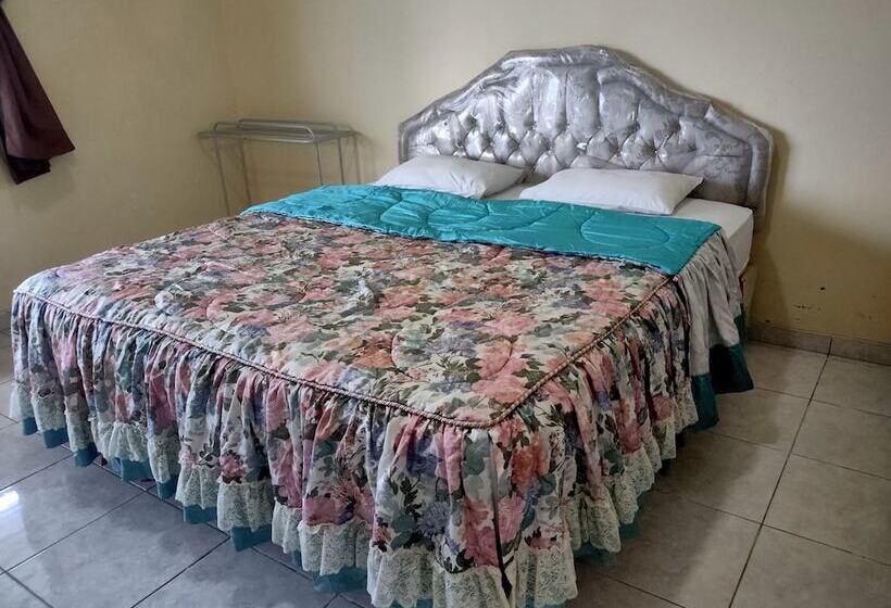 בית מלון כפרי Wina Wisata