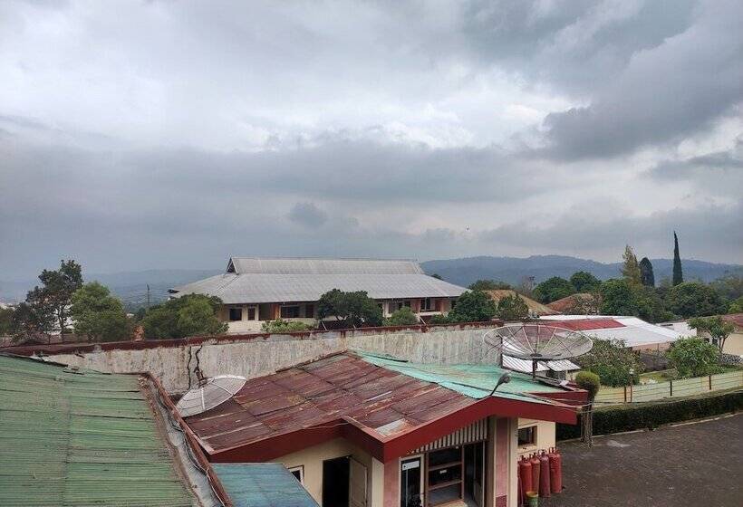 فندق Wina Wisata