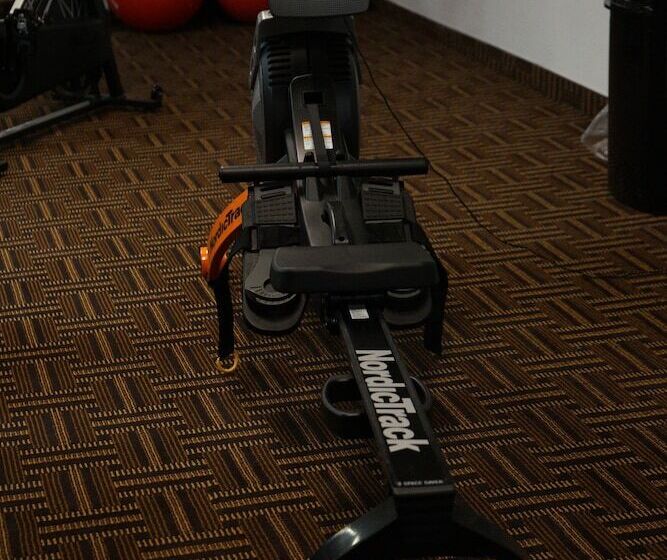 Jolly Roger Inn & Resort