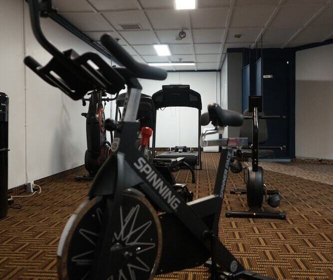 Jolly Roger Inn & Resort