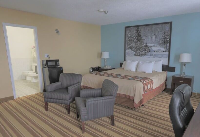 Jolly Roger Inn & Resort