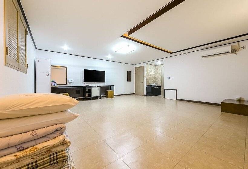 汽车旅馆  Gochang Hotel Moyangseong