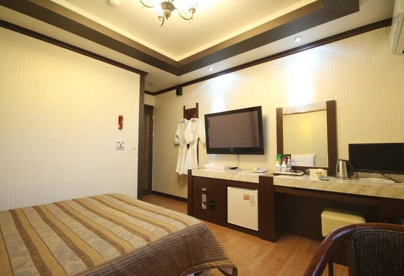 فندق على الطريق Gunsan Mulbitgoeul