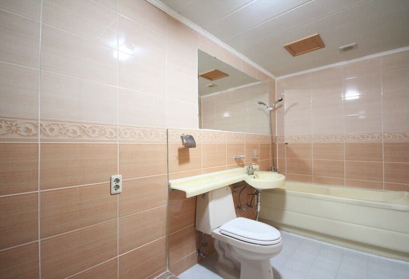 فندق على الطريق Gunsan Mulbitgoeul