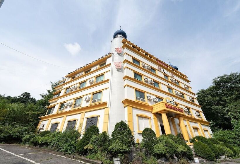 مُتل Pocheon  Kingdom