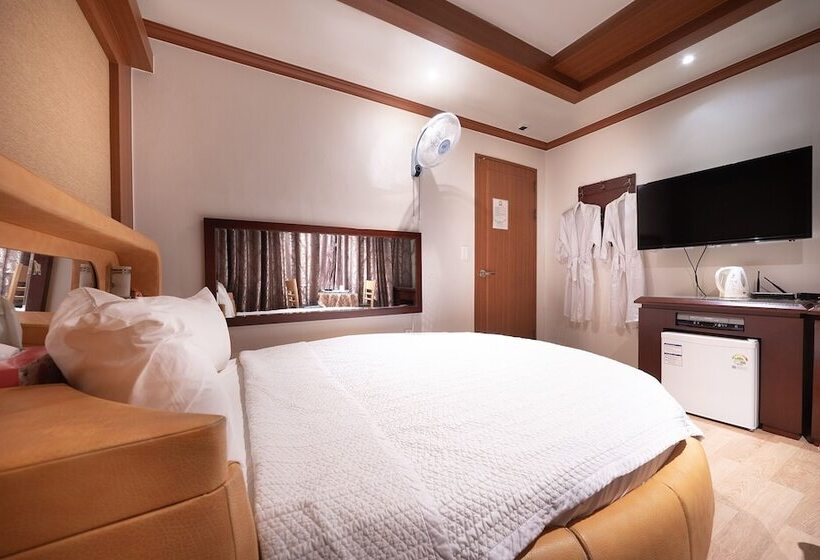 مُتل Pocheon  Kingdom