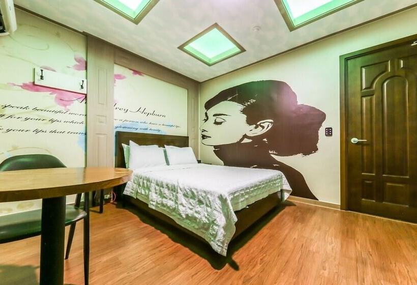 汽车旅馆  Seocheon Taxi