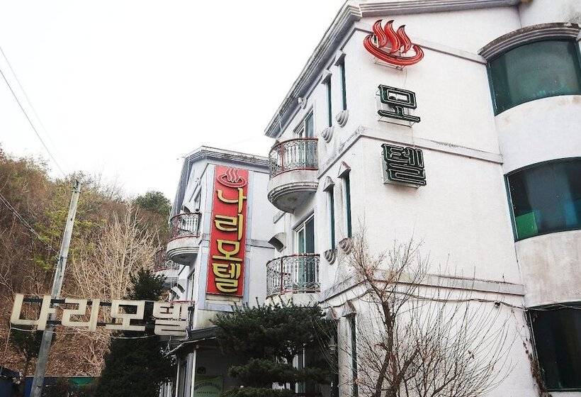 فندق على الطريق Wanju Nari