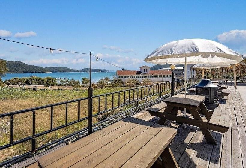 פנסיון Namhae Seven House